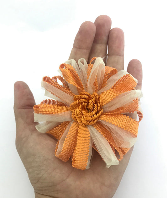 1 Calamita magnetica a fiore,fermatenda colore arancione panna . Decorazione per tende tendaggi made in italy