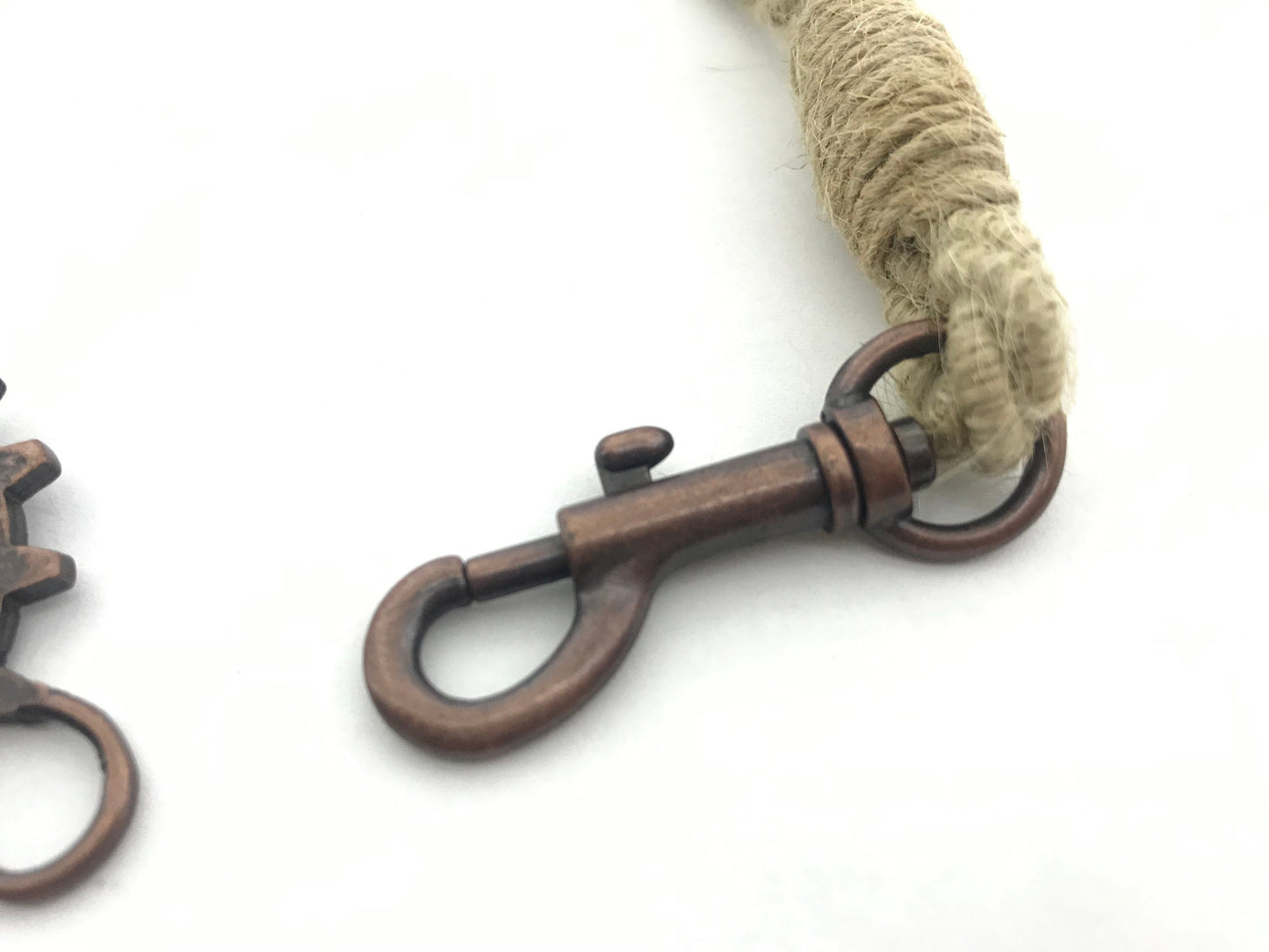 Industrial-style curtain tie-backs, in eco-friendly BEIGE cotton and jute. Furnishings for lofts and open-plan spaces. Made in Italy.
